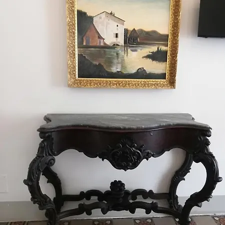 Stanze Etnea 380 קטאניה